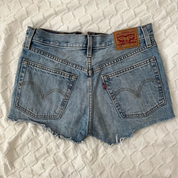 LEVIS SHORTS - Picture 2 of 3